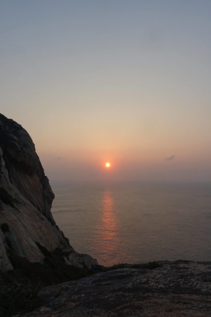 庙湾岛日出,等着那一条光带