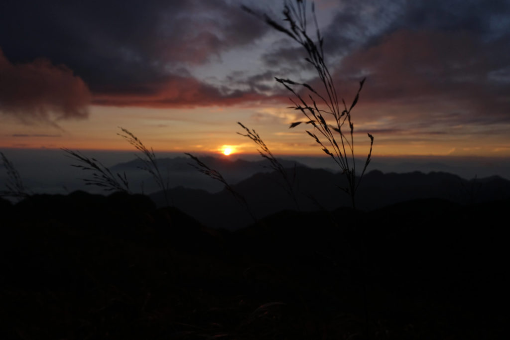 船底顶一场没有朝夕日出