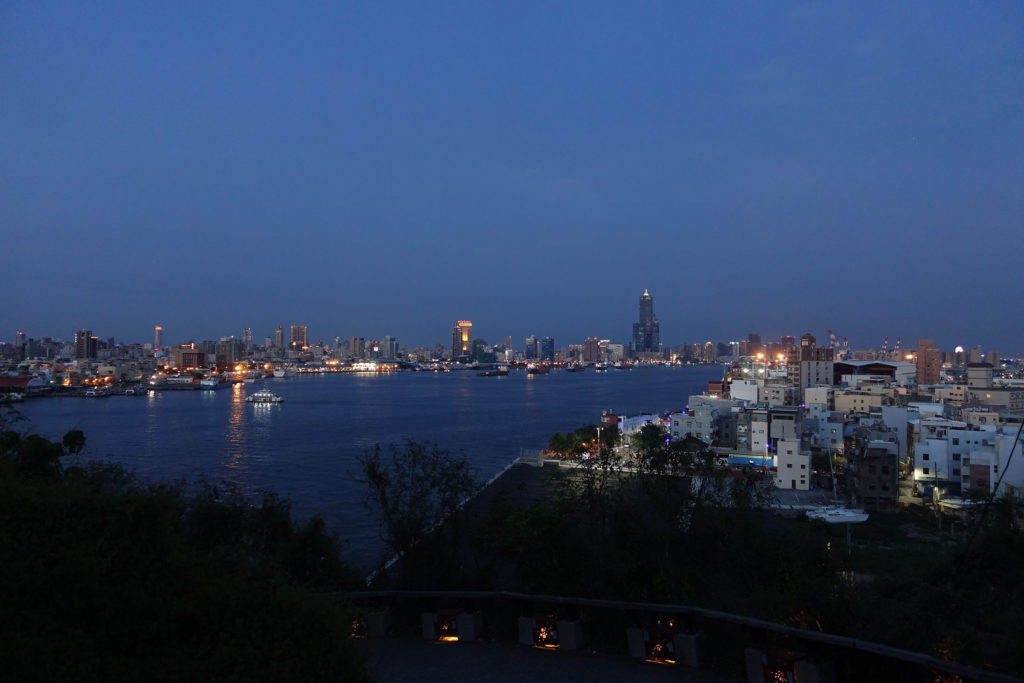 2018台湾5日 0518高雄 城市黄昏后夜景