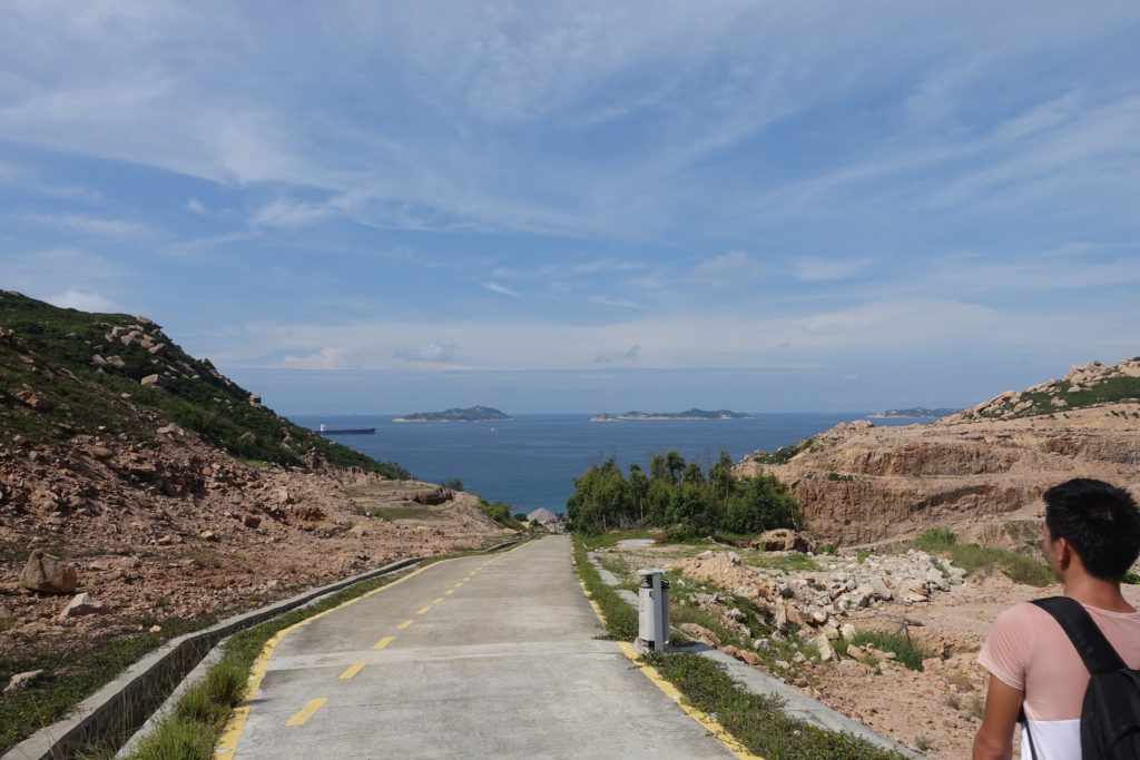外伶仃岛 公路远方的北